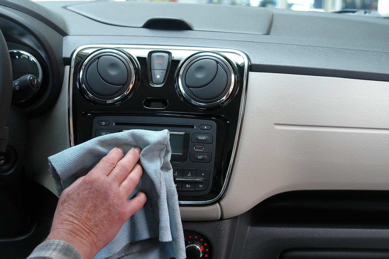 Come pulire gli interni dell'auto da soli? - Sixt Magazine