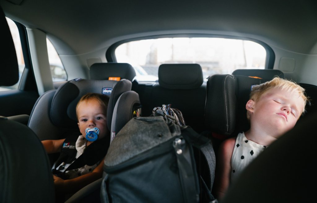 Viaggi in auto con bambini: consigli e accessori utili - Sixt Magazine