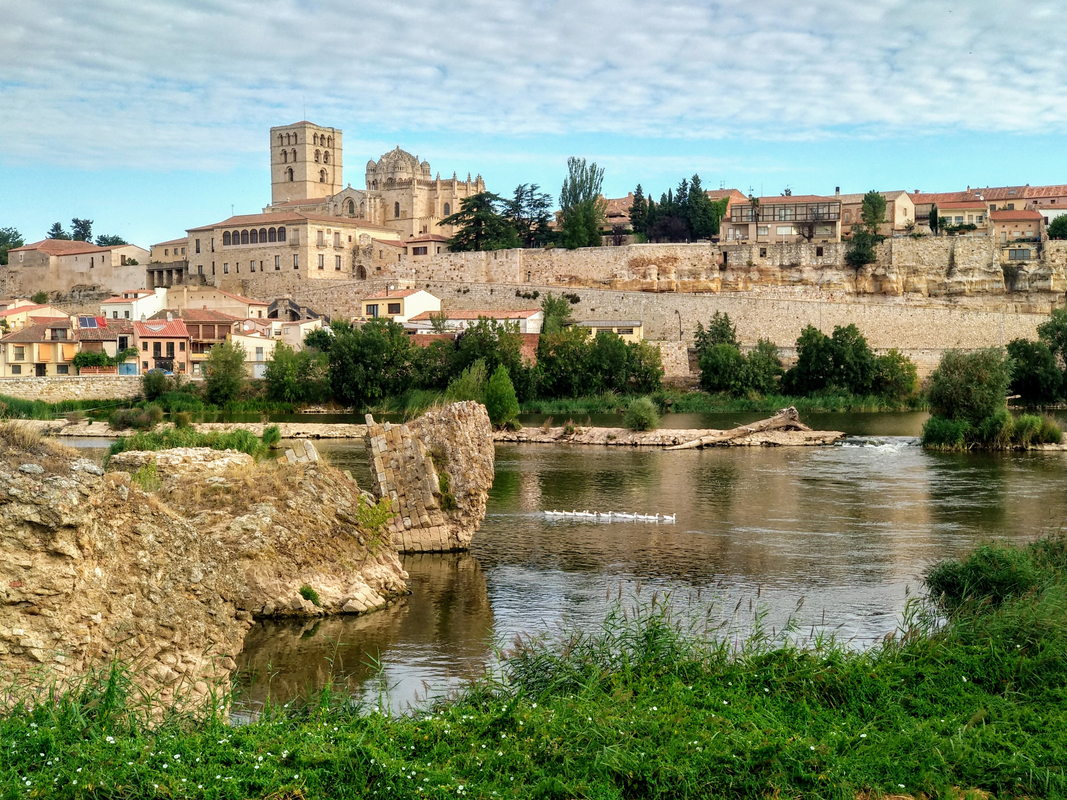 Via dell'Argento, Ruta de la Plata, Cattedrale di Zamora e fiume Douro, Zamora, Spagna 