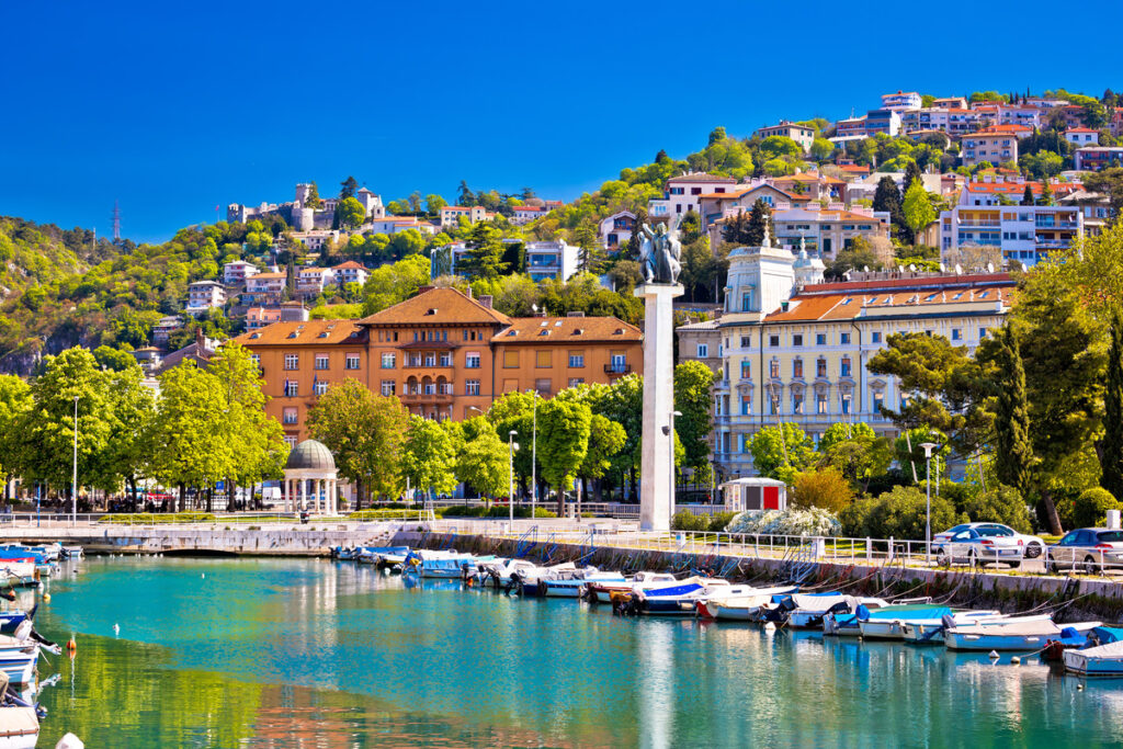 Vy över Rijeka i Kroatinen