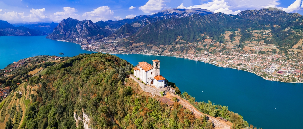 Santuario della Madonna della Ceriola sul Monte Isola nel Lago d'Iselo. Cosa vedere gratis in Lombardia
