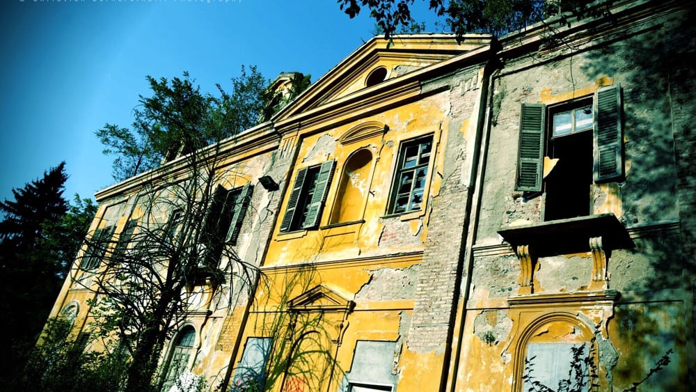 case infestate italia. Villa Capriglio