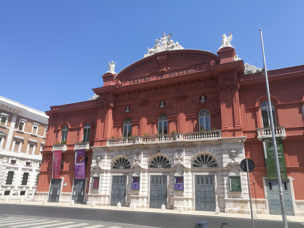 Teatro Petruzzelli, da vedere a Bari