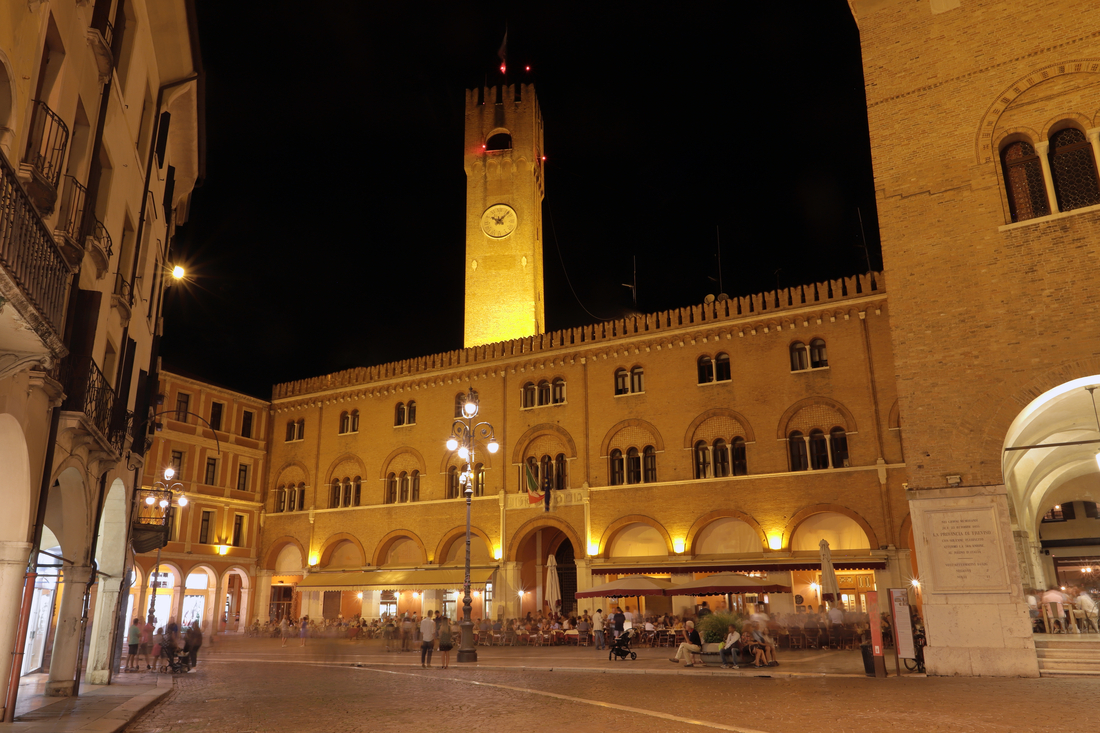 Treviso cose da vedere, Piazza dei Signori