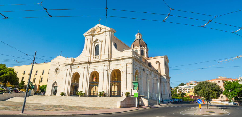 Basilica di Nostra signora di Bonaria. Cagliari posti da visitare